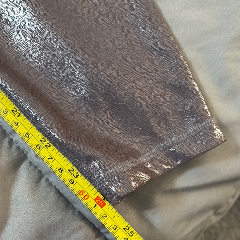 Old Navy Powersoft Lavendar Metallic Leggings size large petite. Extra high rise - Picture 4 of 6